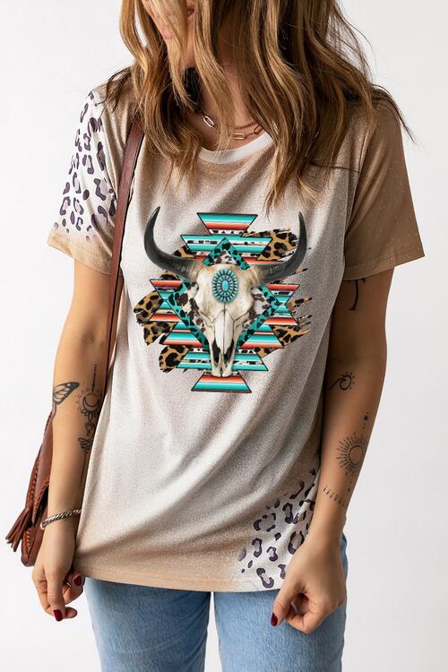 Round Neck Short Sleeve Graphic T-Shirt - Moonlight Boutique
